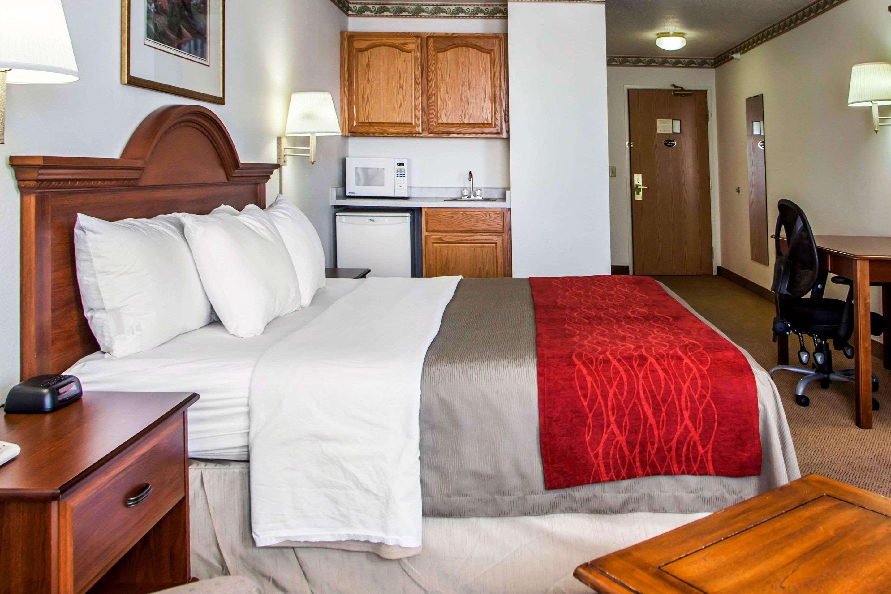 Comfort Inn & Suites Geneva- West Chicago Buitenkant foto