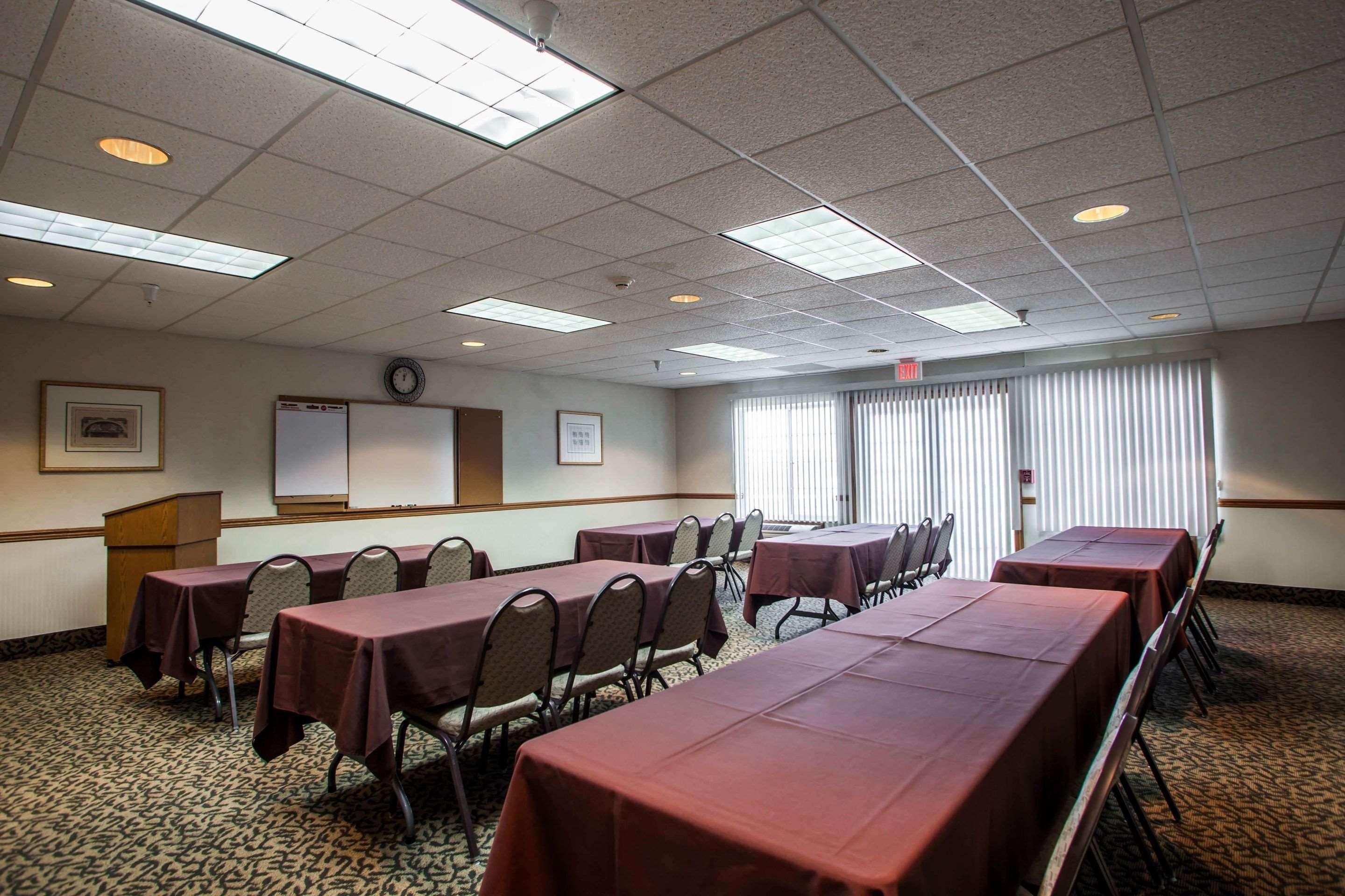 Comfort Inn & Suites Geneva- West Chicago Buitenkant foto