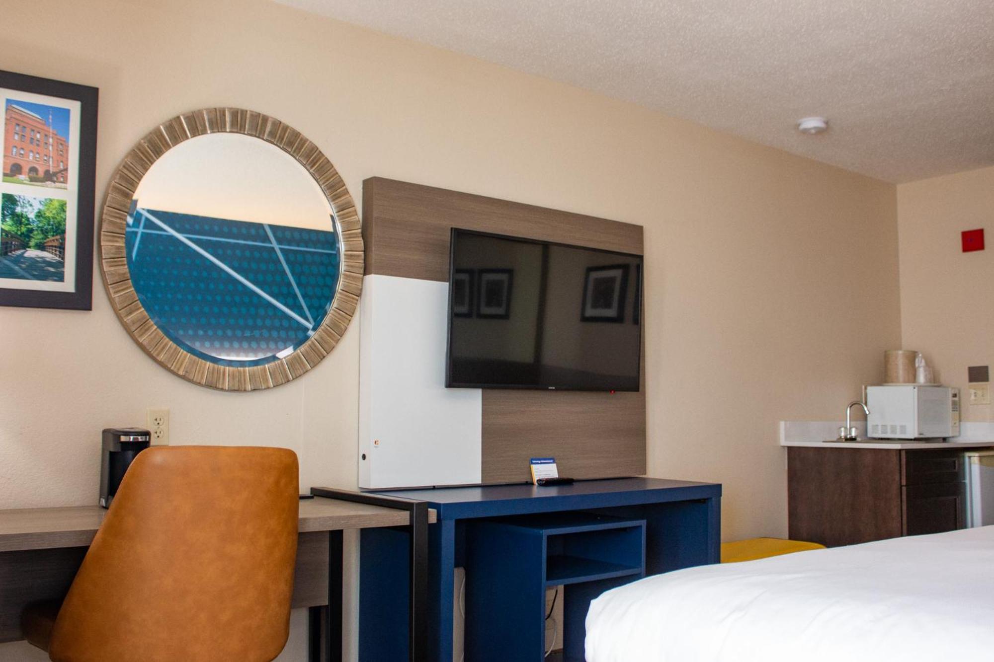 Comfort Inn & Suites Geneva- West Chicago Buitenkant foto