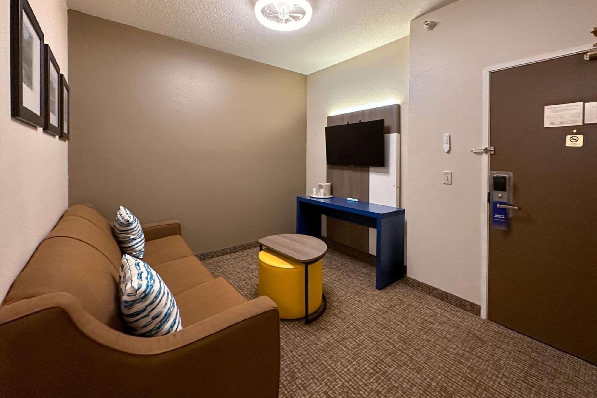 Comfort Inn & Suites Geneva- West Chicago Buitenkant foto