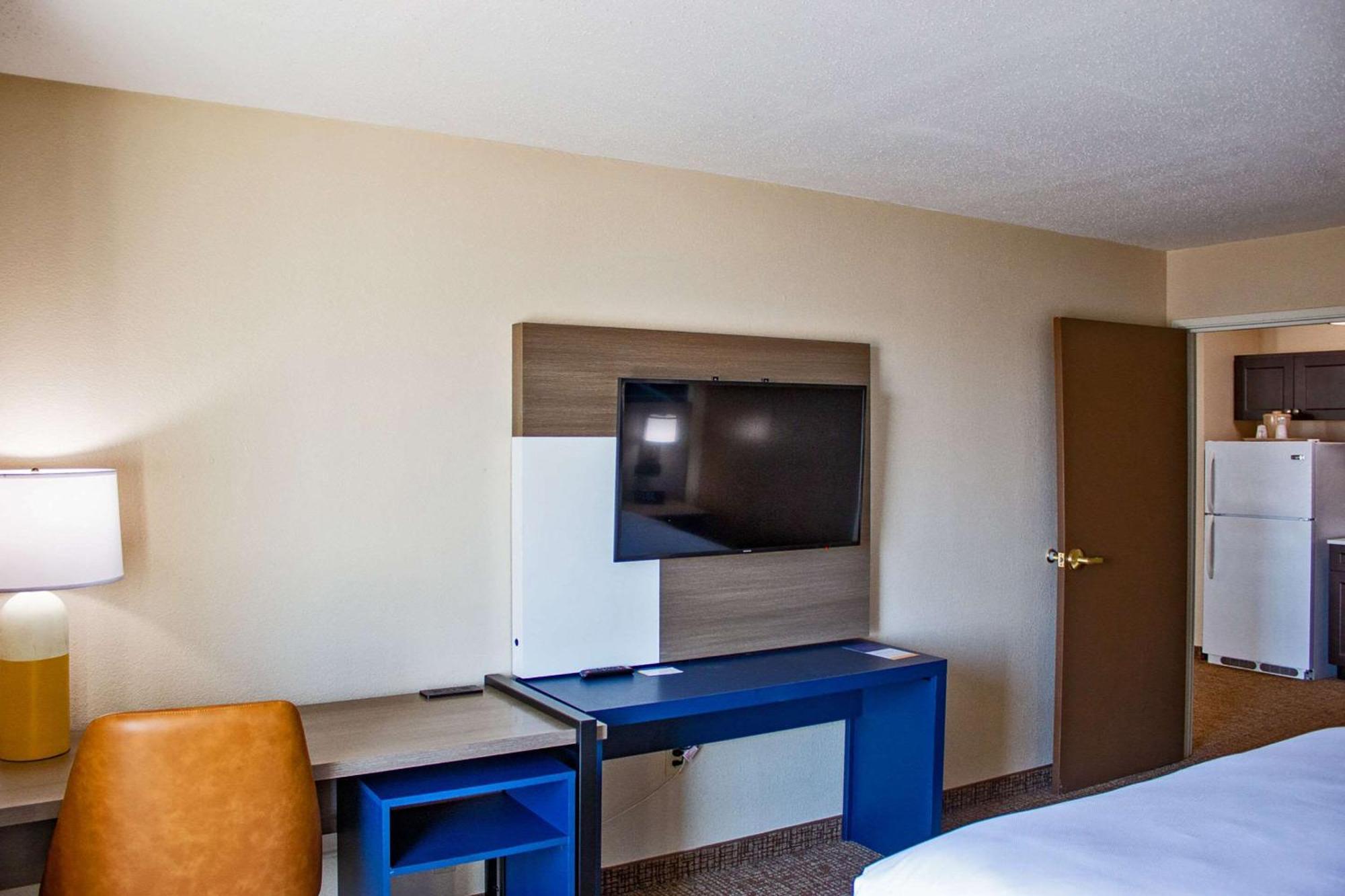 Comfort Inn & Suites Geneva- West Chicago Buitenkant foto